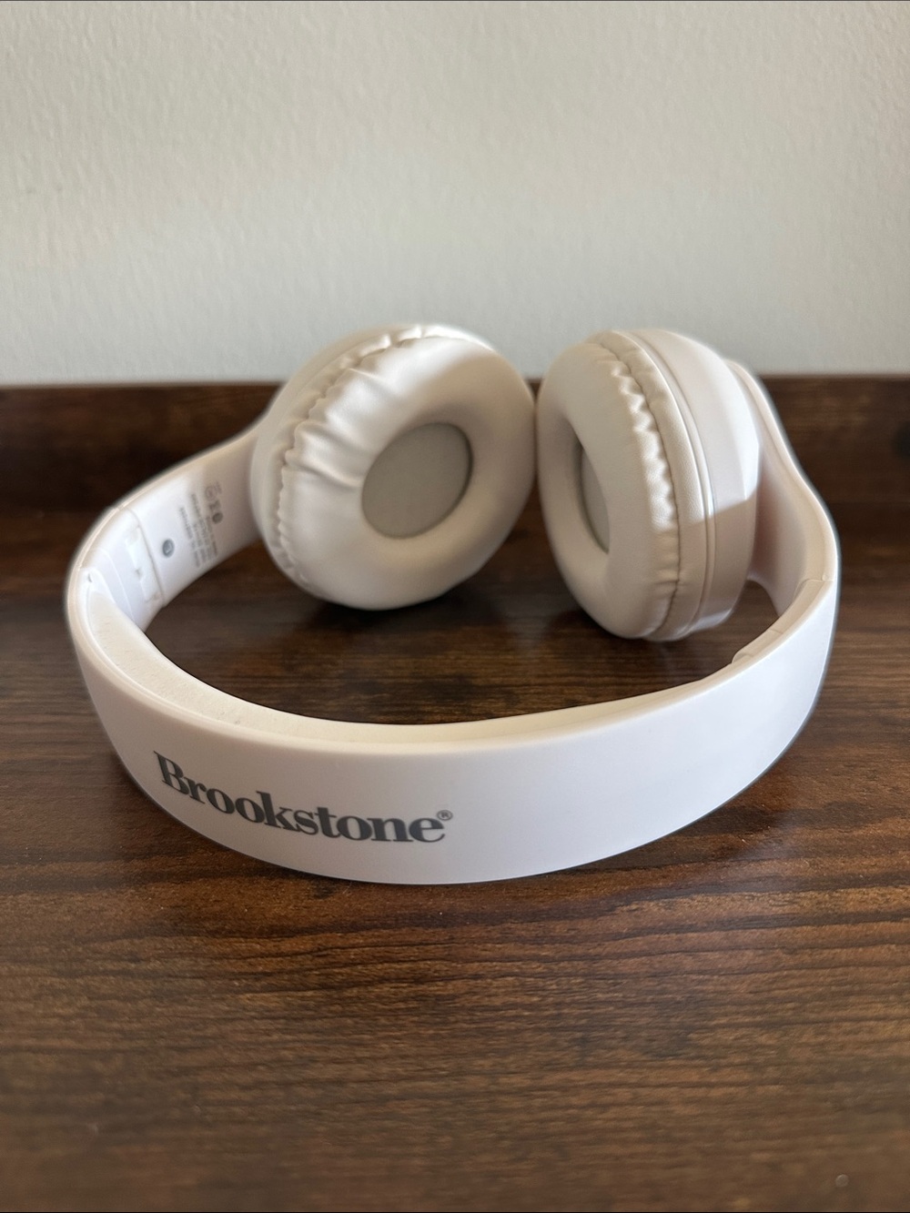 Brookstone Wireless Bluetooth Headphones with Cushioned Ear Pad